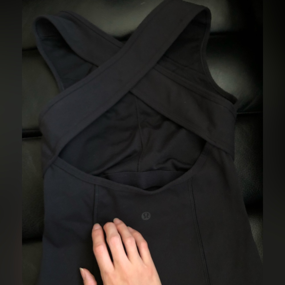 Lululemon Picnic Play Dress Black Second Release with Logo on back Size 2 EUC - Picture 1 of 10